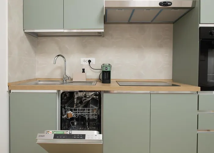Alloro Apartment,5 Min Dalla Metro C, 15 Min Per Il Colosseo Vakantiehuis *