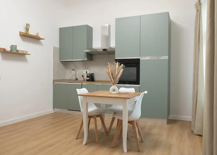 Vakantiehuis Alloro Apartment,5 Min Dalla Metro C, 15 Min Per Il Colosseo
