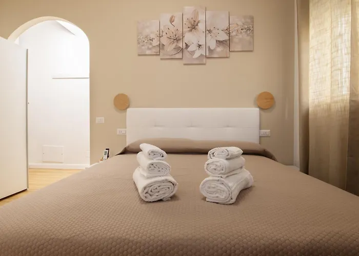 Vakantiehuis Alloro Apartment,5 Min Dalla Metro C, 15 Min Per Il Colosseo Rome