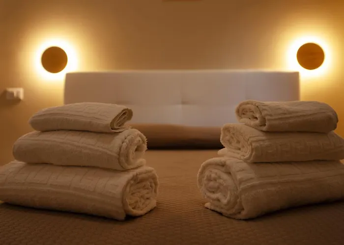 Alloro Apartment,5 Min Dalla Metro C, 15 Min Per Il Colosseo Vakantiehuis *